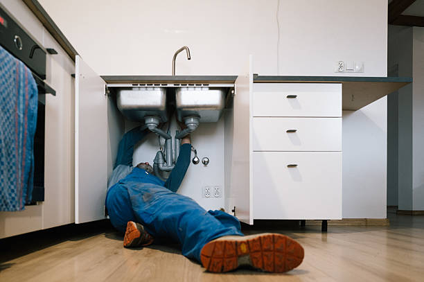 Professional Leak Detection technician working in Drayton Plains, MI